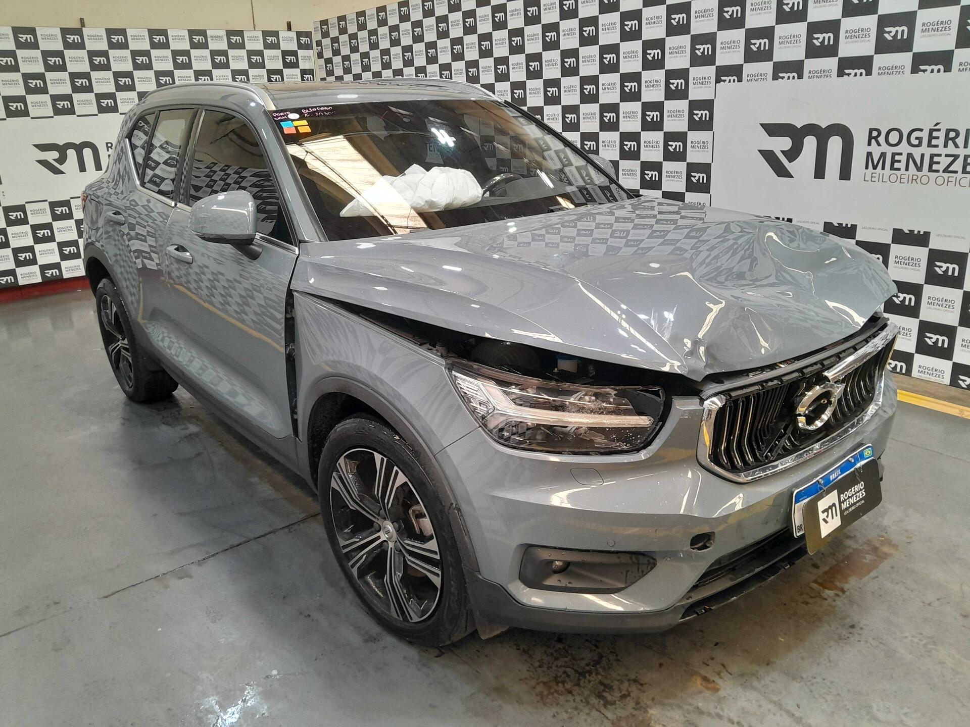 VOLVO XC40 T4 INSCRIPT 2.0 2020/2021 HíBRIDO