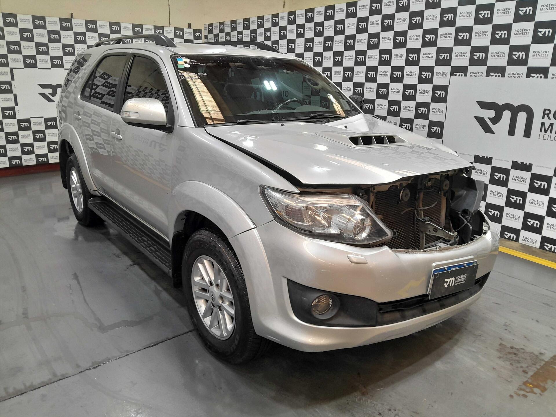 TOYOTA HILUX SW4 SRV 4X4 3.0 2011/2012 DIESEL