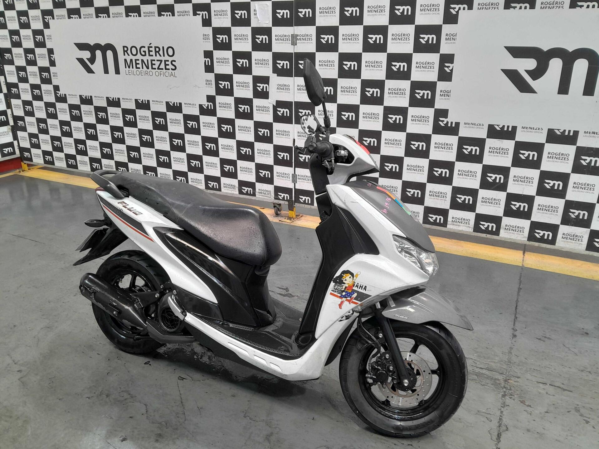 MOTO YAMAHA FLUO 125 2023/2024 GASOLINA